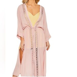 126. Women’s Pink Crochet Trim Tie Kimono NEW